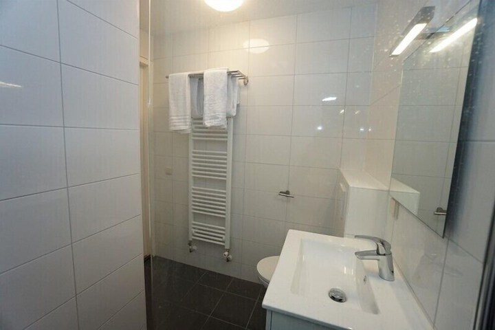 Room 9 of 9