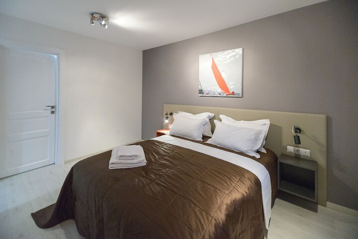 Room 26 of 244