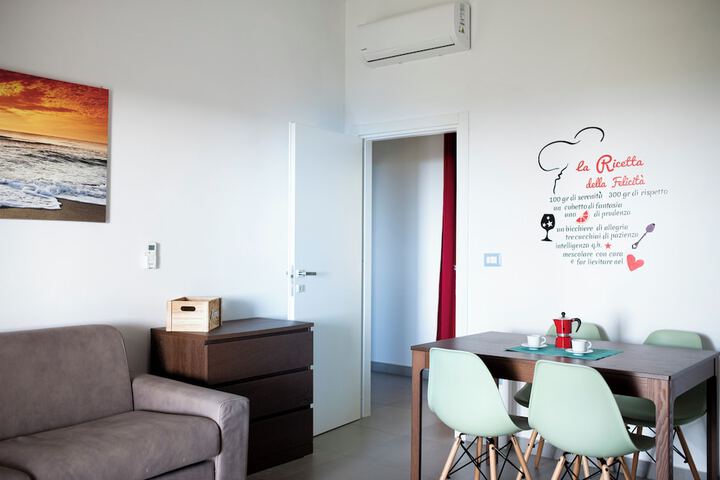 Room 52 of 103