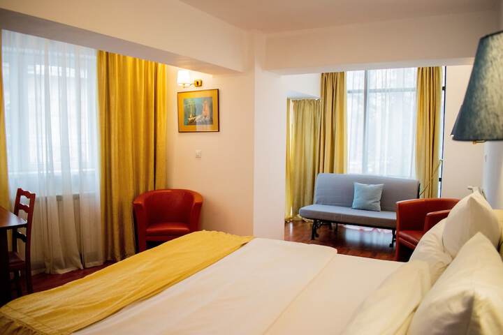Room 10 of 62