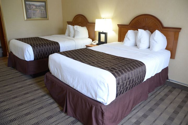 2 Double Beds (19 of 21)