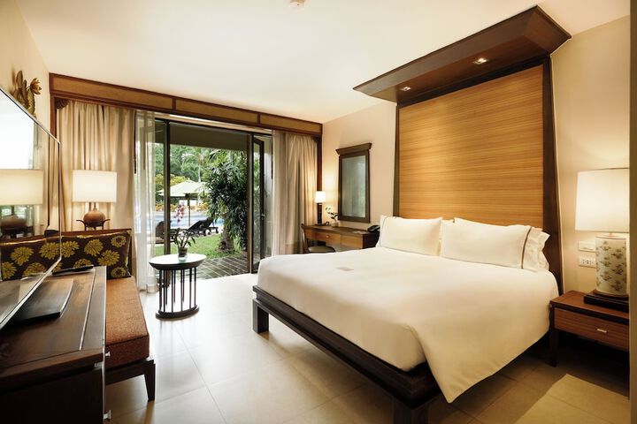 Room 35 of 151