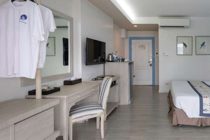 Room 8 of 35