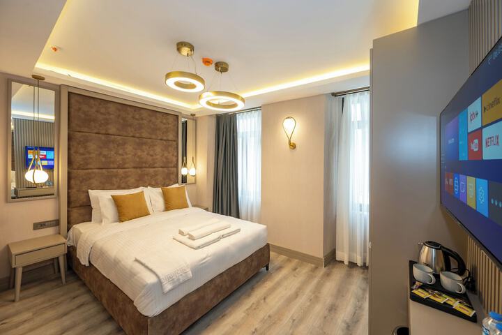 Room 7 of 42