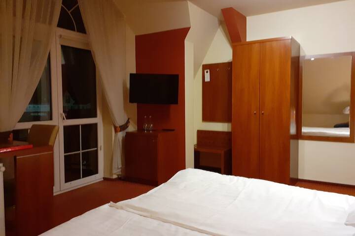 Room 13 of 45