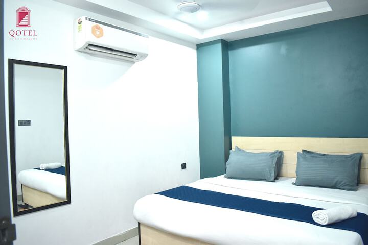 Room 13 of 23