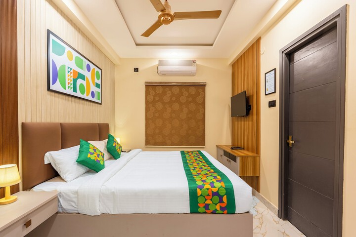 Room 8 of 37