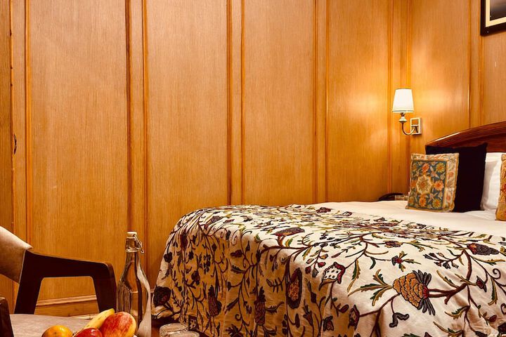 Room 3 of 47
