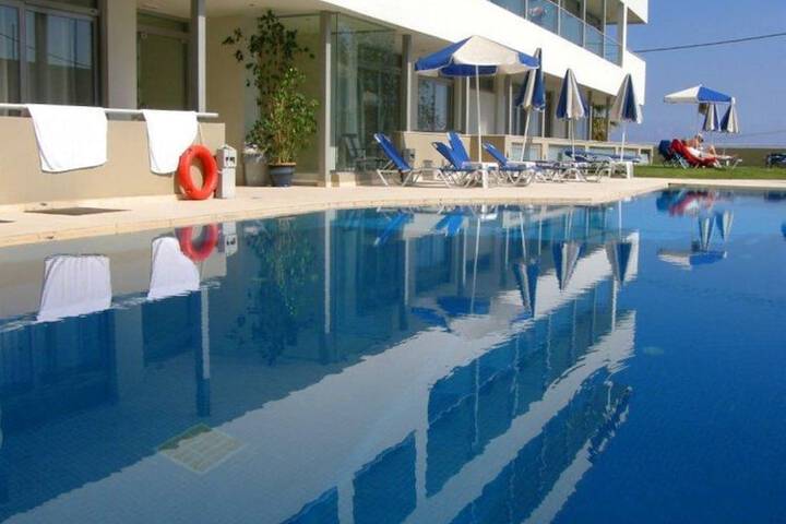 Pool 58 of 121