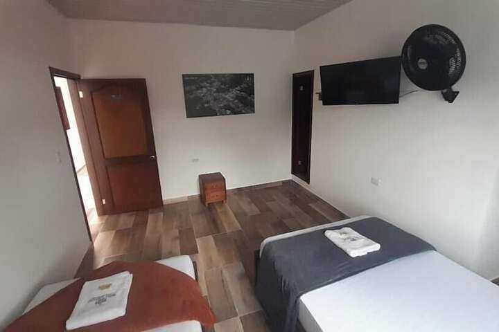Room 4 of 13