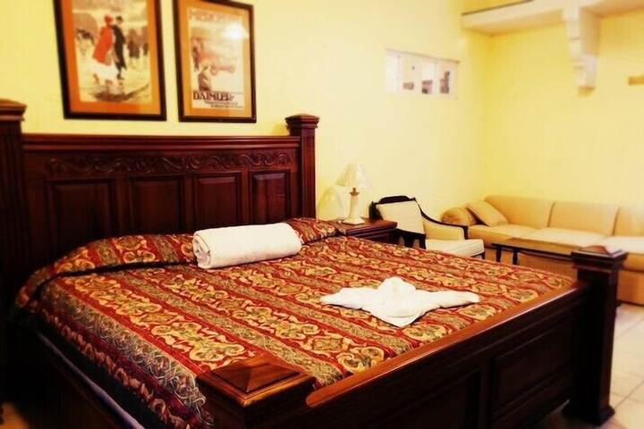 Room 15 of 28