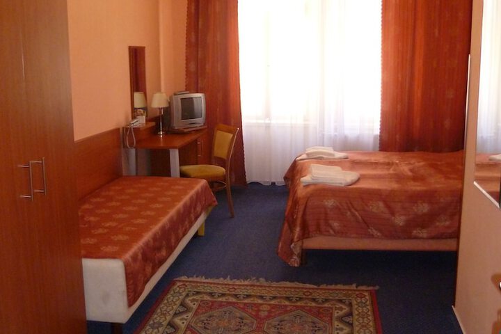 Room 7 of 35