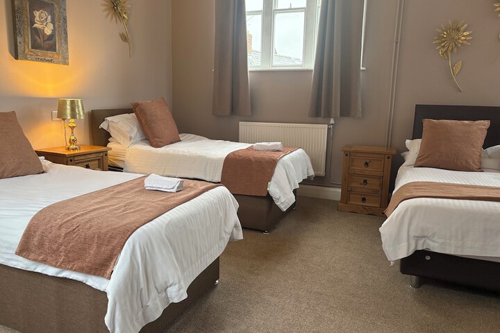 Room 8 of 25