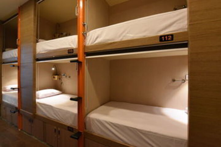 Room 8 of 21