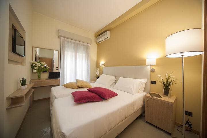 Room 7 of 24