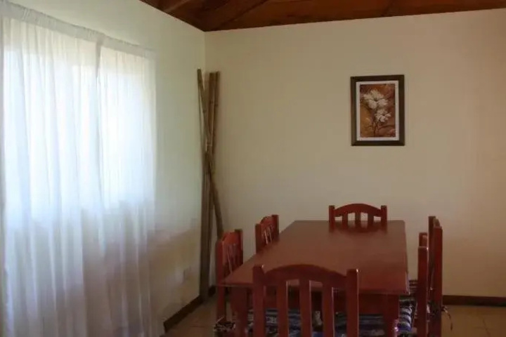 Room 5 of 9