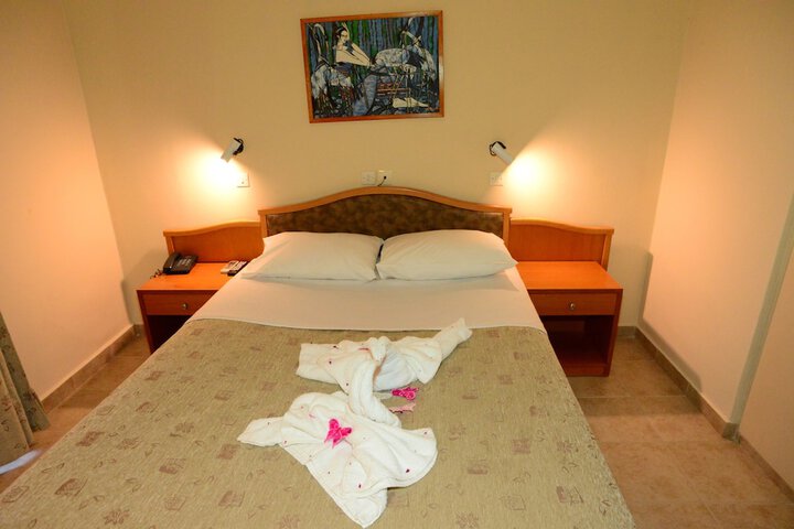Room 38 of 228