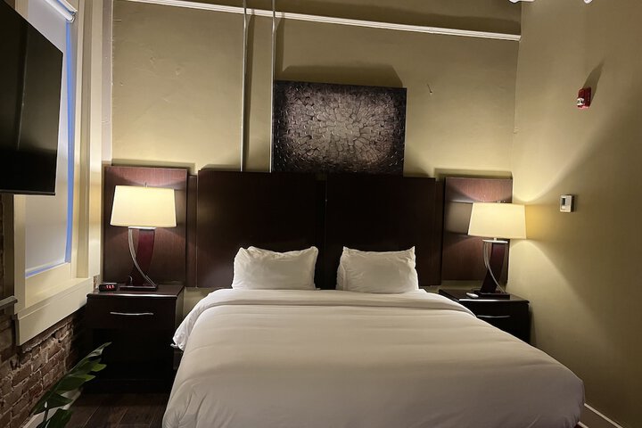 Room 12 of 20