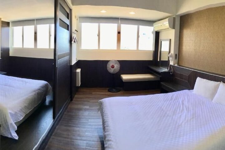 Room 29 of 49