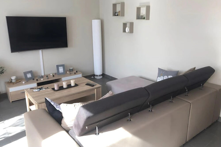 Room 3 of 11