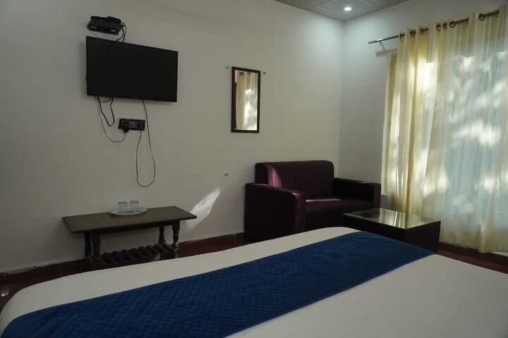 Room 9 of 28
