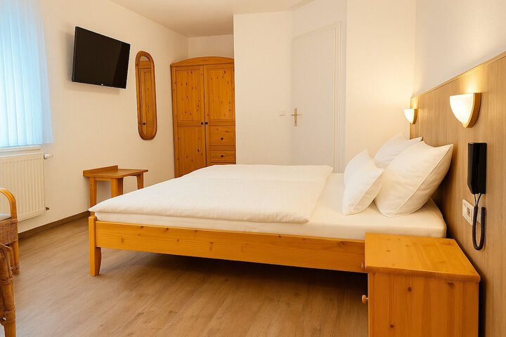 Room 13 of 20