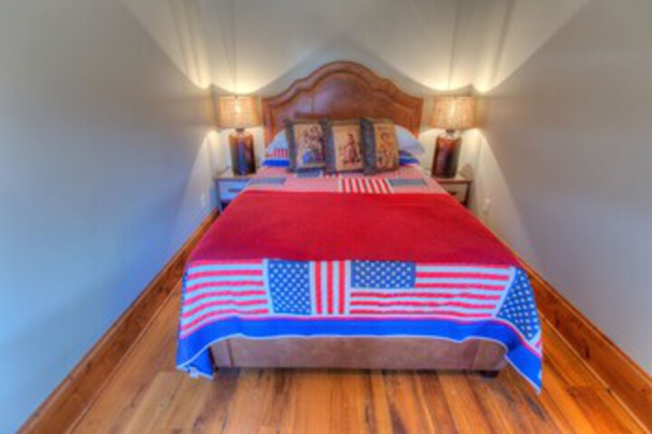 Room 32 of 51