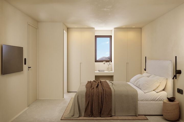 Room 3 of 44