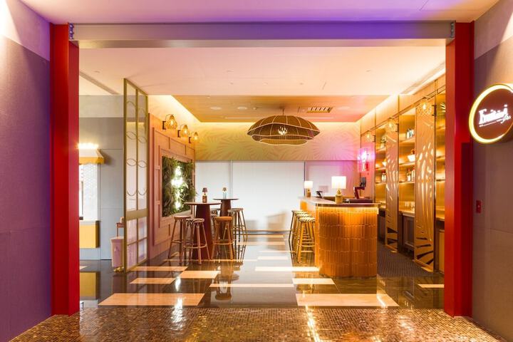 Entrance & Lobby