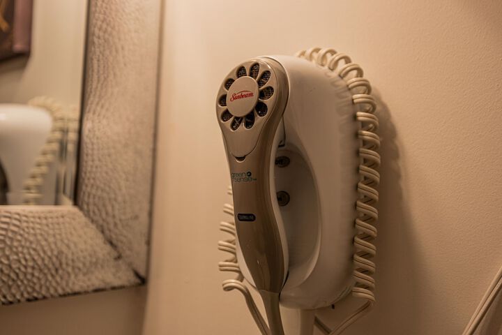 Room 83 of 94