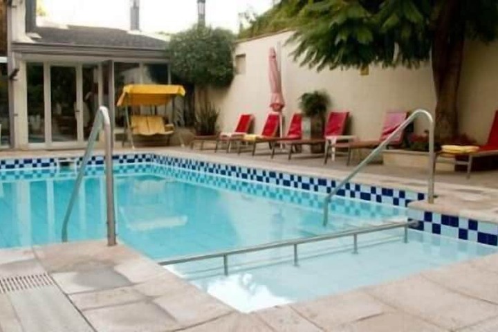 Pool Hotel