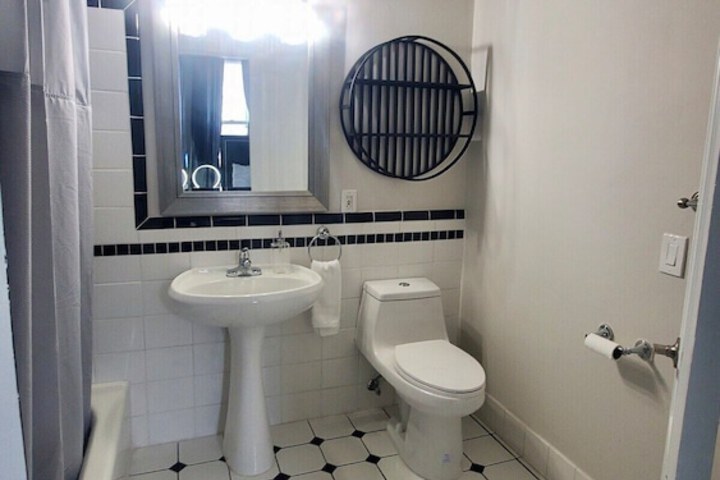Room 163 of 181