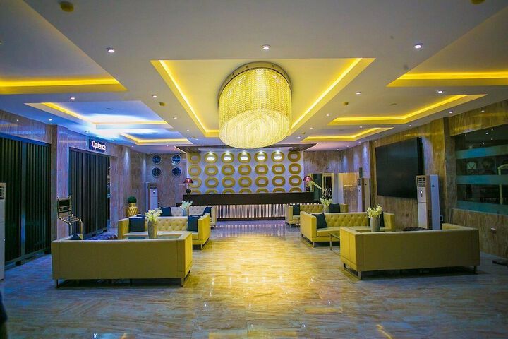 Echelon Heights Hotel