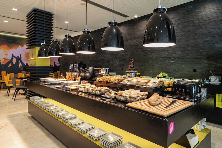 Breakfast buffet