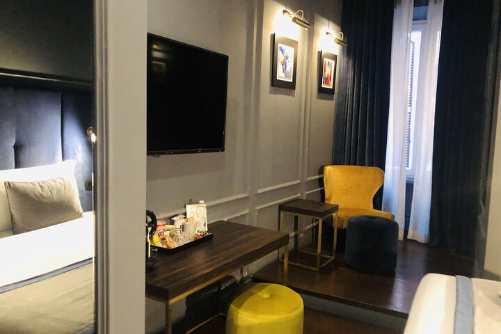 Room 32 of 80