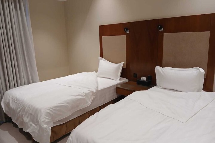 Room 9 of 29