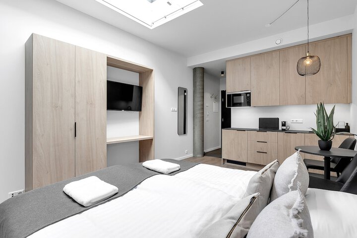 Room 27 of 62