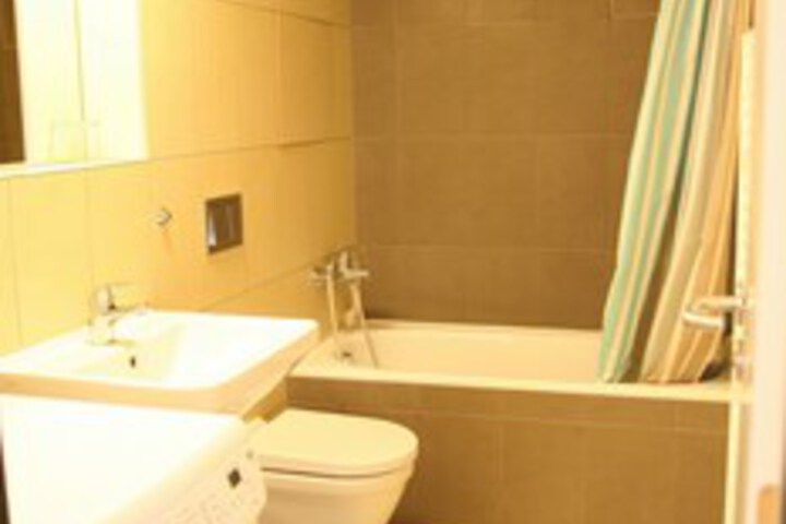 Room 34 of 275