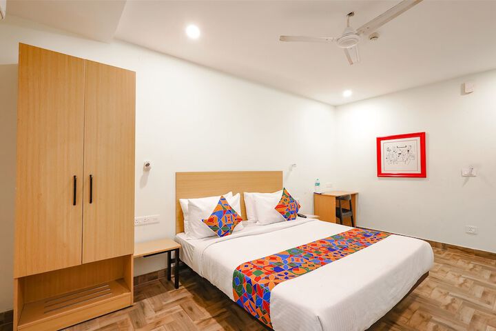 Room 16 of 30