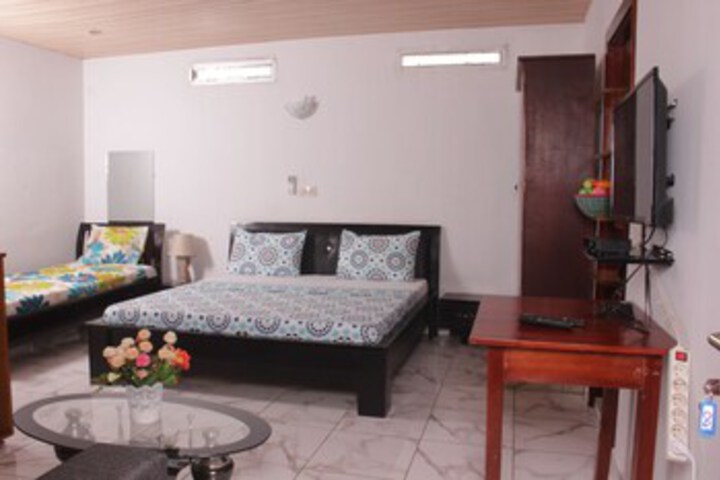 Room 17 of 38