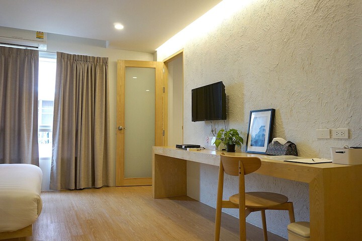 Room 30 of 37