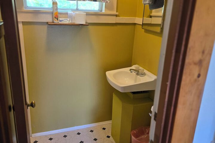 Room 43 of 69