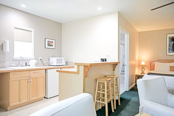 Private kitchenette