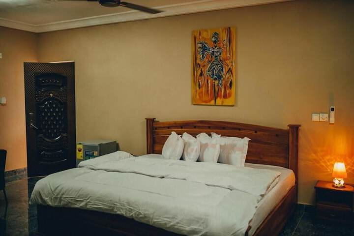 Room 3 of 9