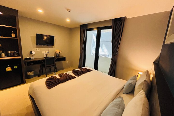 Room 15 of 33