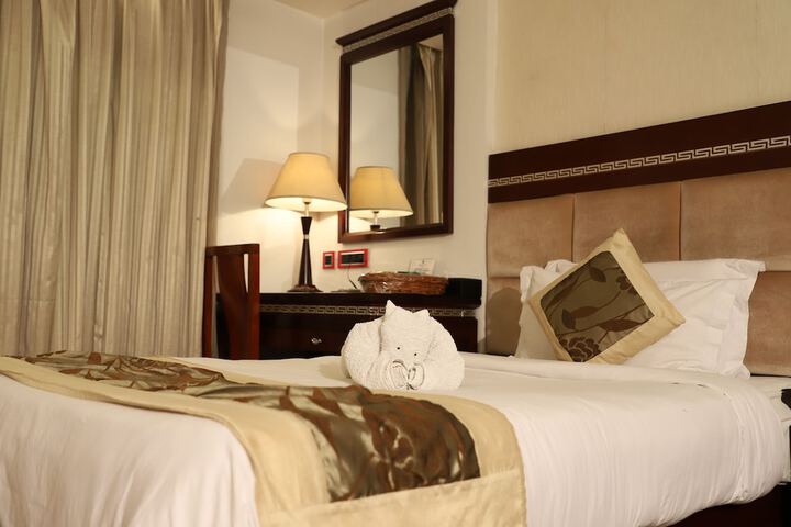 Room 14 of 39