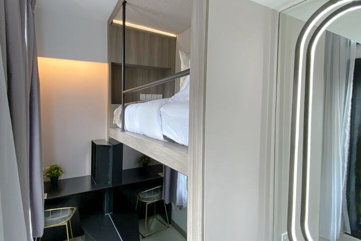 Room 46 of 180
