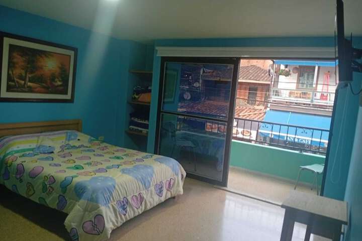 Room 4 of 13