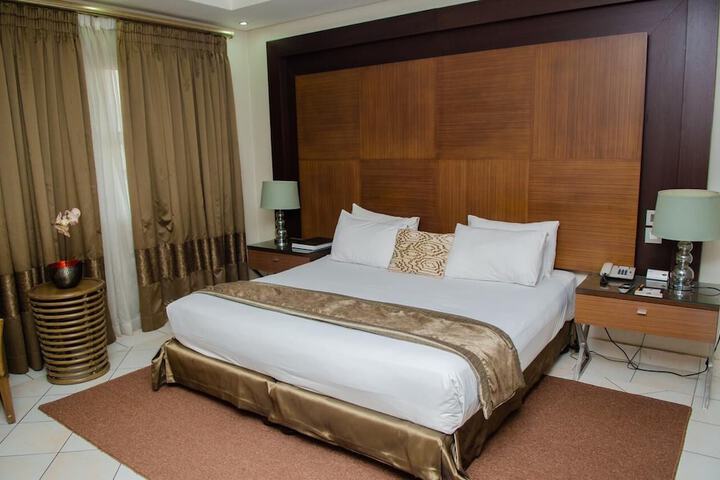 Room 15 of 38