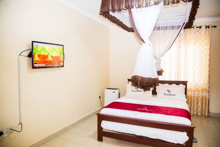 Room 3 of 7